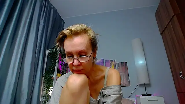 HelgaHimmell online show from 03/11/25, 02:32