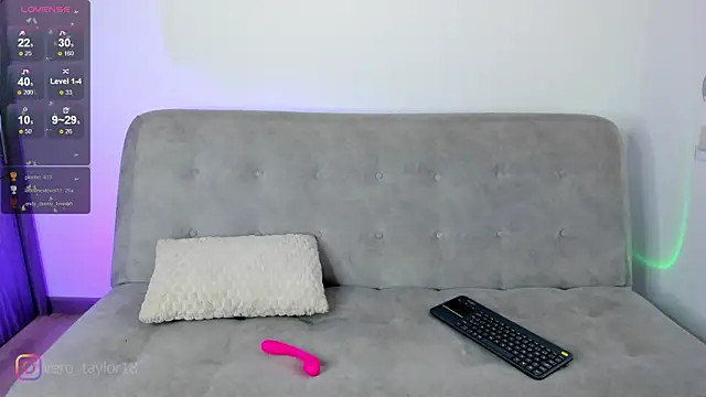 Snapshot of veronica_taylor1 chatting on 02/13/25, 10:33 veronica taylor1 online show from 02/13/25, 10:33