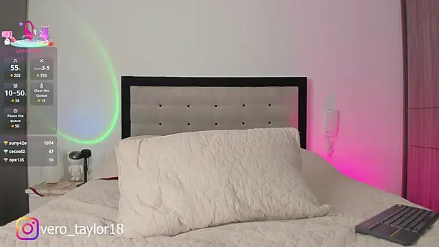 Snapshot of veronica_taylor1 chatting on 02/26/25, 01:53 veronica taylor1 online show from 02/26/25, 01:53