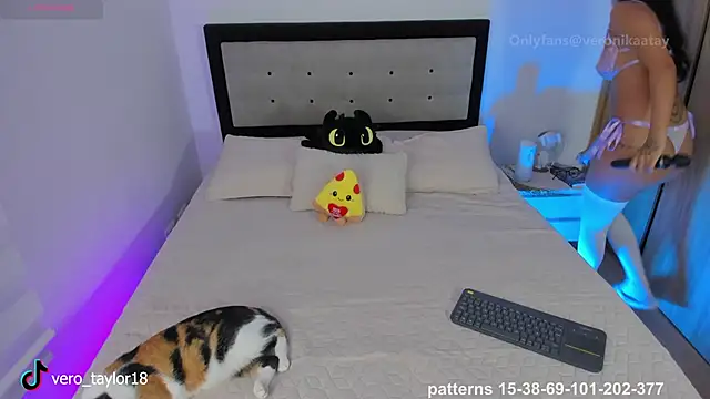 veronica taylor1 online show from 02/09/26, 09:19