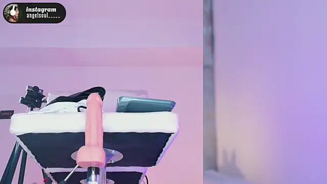 Snapshot of Angelst__ chatting on 11/25/25, 06:02 Angelst online show from 11/25/25, 06:02