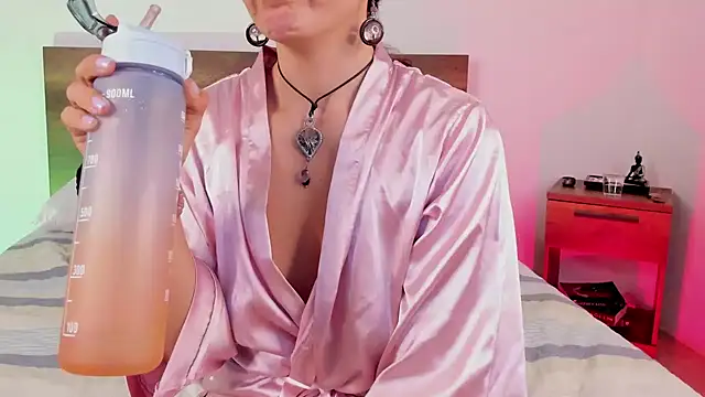 YenniferCurly online show from 01/30/25, 12:27