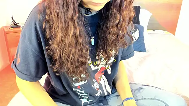 YenniferCurly online show from 02/06/25, 12:48