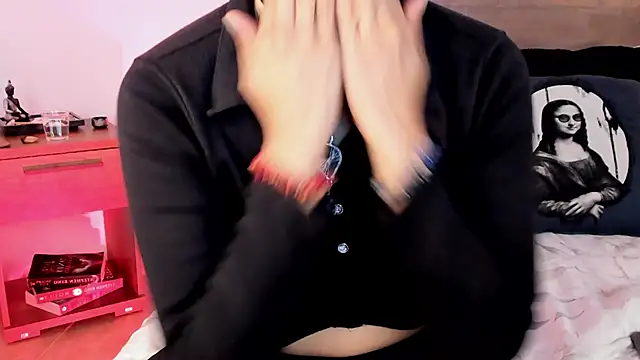 YenniferCurly online show from 02/07/25, 12:06