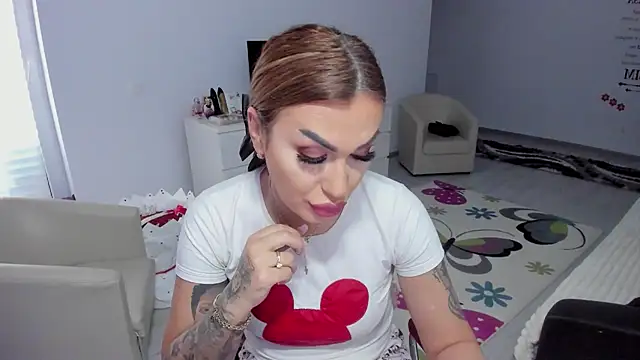 GlossyDiamondX online show from 02/20/25, 06:28