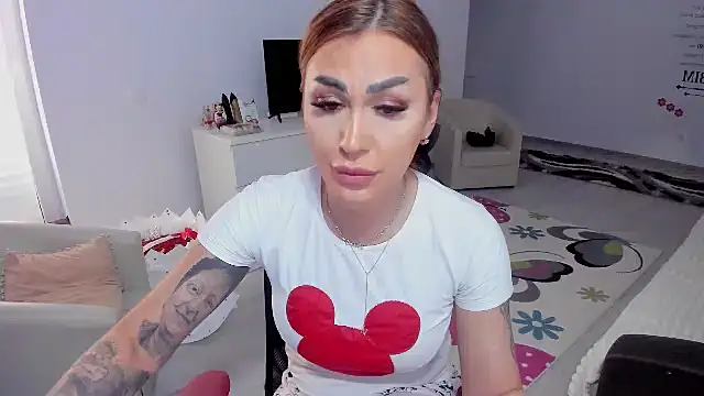 GlossyDiamondX online show from 02/20/25, 02:02