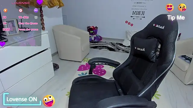 GlossyDiamondX online show from 03/17/26, 05:11