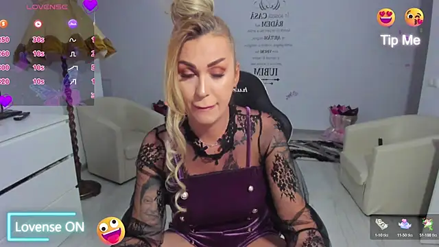 GlossyDiamondX online show from 04/02/26, 07:00