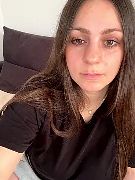 Loella-Rose online show from 12/14/25, 12:10