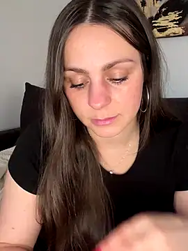 Loella-Rose online show from 12/16/25, 09:47