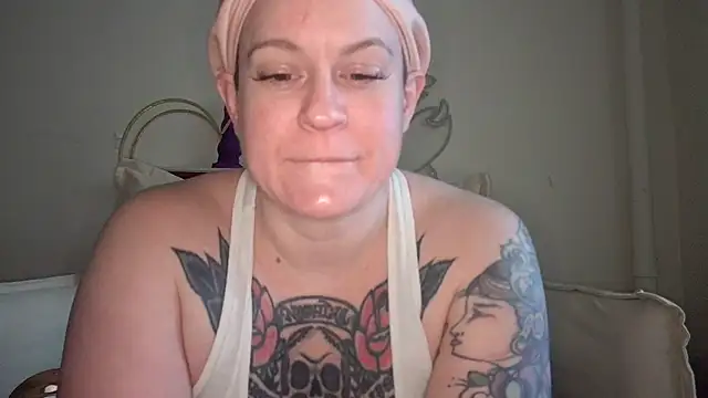 quinnmariexo online show from 02/03/26, 12:10