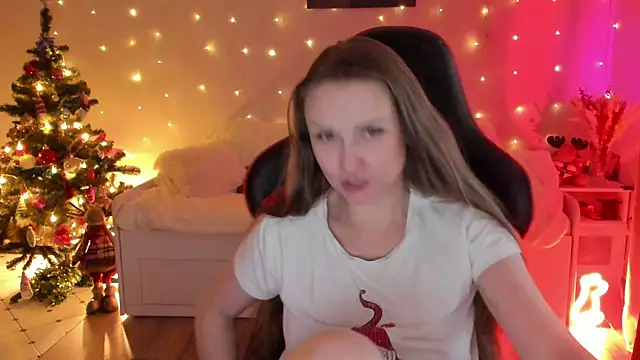 Snapshot of desperatehousewife__ chatting on 01/15/25, 12:15 desperatehousewife online show from 01/15/25, 12:15