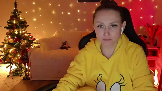 Snapshot of desperatehousewife__ chatting on 01/16/25, 03:13 desperatehousewife online show from 01/16/25, 03:13