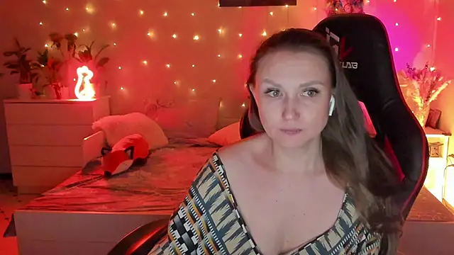 Snapshot of desperatehousewife__ chatting on 01/21/25, 05:51 desperatehousewife online show from 01/21/25, 05:51