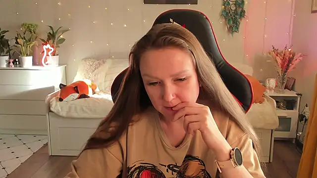 Snapshot of desperatehousewife__ chatting on 01/31/25, 10:42 desperatehousewife online show from 01/31/25, 10:42