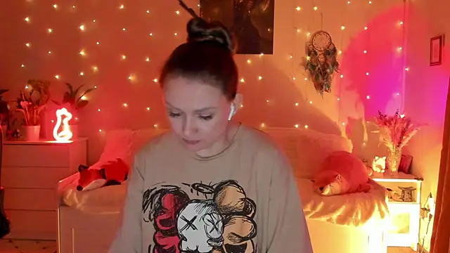 Snapshot of desperatehousewife__ chatting on 01/31/25, 01:45 desperatehousewife online show from 01/31/25, 01:45