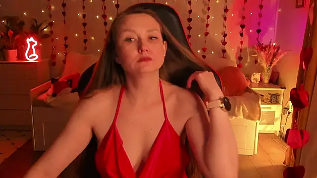 Snapshot of desperatehousewife__ chatting on 02/08/25, 03:00 desperatehousewife online show from 02/08/25, 03:00