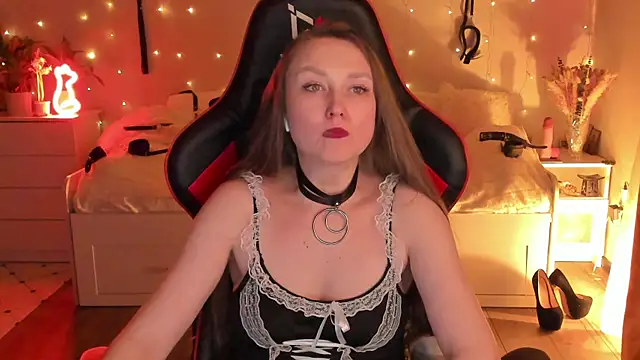 Snapshot of desperatehousewife__ chatting on 03/03/25, 03:19 desperatehousewife online show from 03/03/25, 03:19