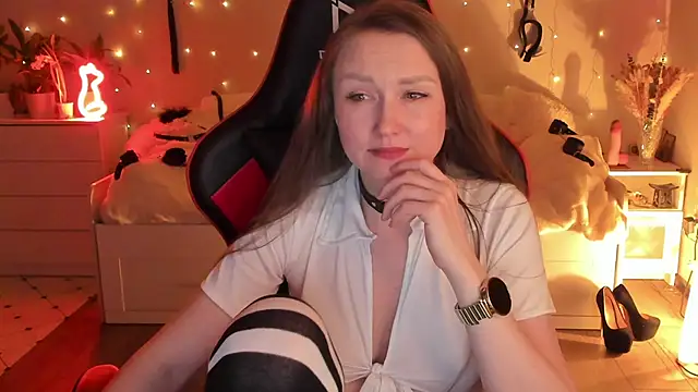 Snapshot of desperatehousewife__ chatting on 03/07/25, 09:17 desperatehousewife online show from 03/07/25, 09:17