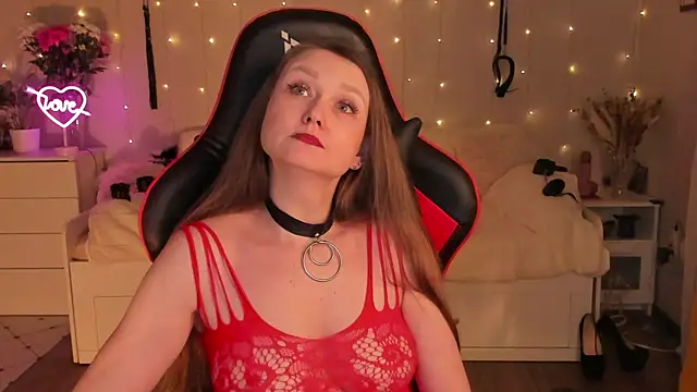 Snapshot of desperatehousewife__ chatting on 03/22/25, 12:28 desperatehousewife online show from 03/22/25, 12:28