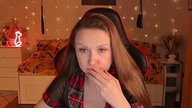 Snapshot of desperatehousewife__ chatting on 09/09/25, 02:11 desperatehousewife online show from 09/09/25, 02:11