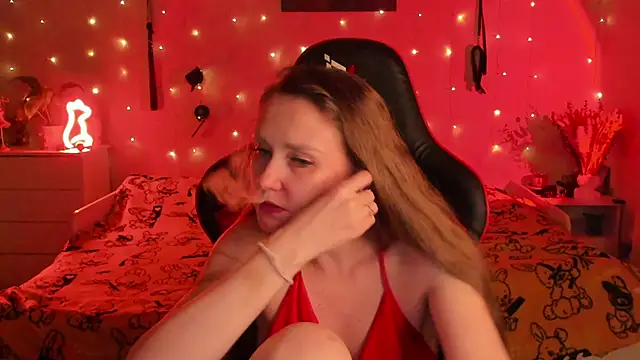 Snapshot of desperatehousewife__ chatting on 09/19/25, 05:35 desperatehousewife online show from 09/19/25, 05:35