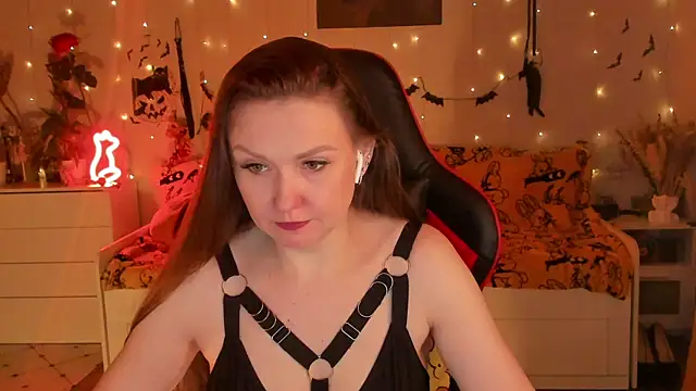 Snapshot of desperatehousewife__ chatting on 11/01/25, 05:04 desperatehousewife online show from 11/01/25, 05:04