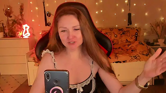 Snapshot of desperatehousewife__ chatting on 11/08/25, 06:07 desperatehousewife online show from 11/08/25, 06:07