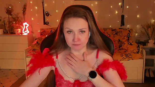 Snapshot of desperatehousewife__ chatting on 11/10/25, 06:07 desperatehousewife online show from 11/10/25, 06:07