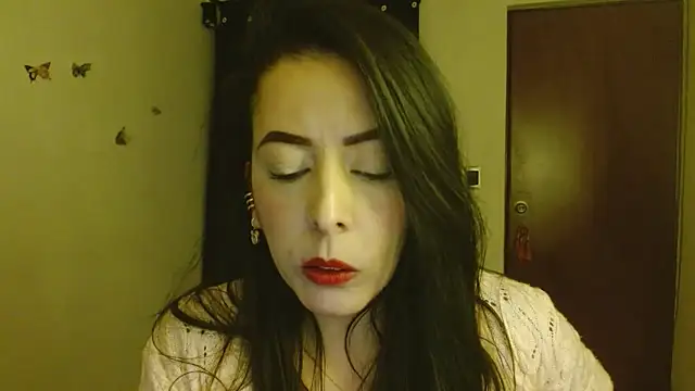 Snapshot of ella_peck chatting on 06/25/26, 04:56 ella peck online show from 06/25/26, 04:56