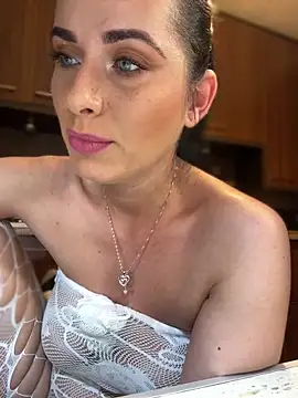 Snapshot of Hotmomcheckk_ chatting on 01/03/25, 04:55 Hotmomcheckk online show from 01/03/25, 04:55