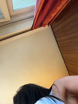 Snapshot of Hotmomcheckk_ chatting on 11/08/25, 09:31 Hotmomcheckk online show from 11/08/25, 09:31