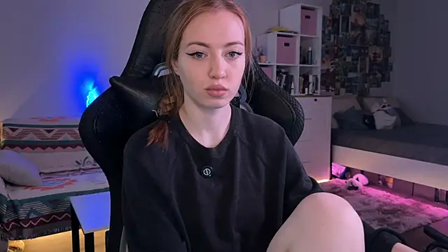 Snapshot of LinaWitch chatting on 10/14/25, 08:26 LinaWitch online show from 10/14/25, 08:26