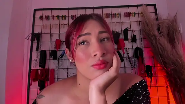 charrlotte quinn online show from 10/05/25, 08:51