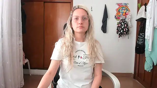 Adele johnsonn1 online show from 11/20/25, 04:07