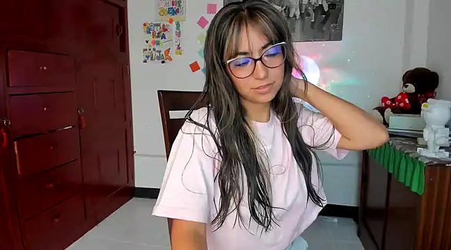 Snapshot of Isabellaa22_1 chatting on 02/05/25, 04:03 Isabellaa22 1 online show from 02/05/25, 04:03