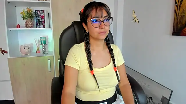 Snapshot of Isabellaa22_1 chatting on 02/28/25, 03:04 Isabellaa22 1 online show from 02/28/25, 03:04