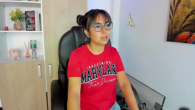 Snapshot of Isabellaa22_1 chatting on 03/05/25, 04:46 Isabellaa22 1 online show from 03/05/25, 04:46