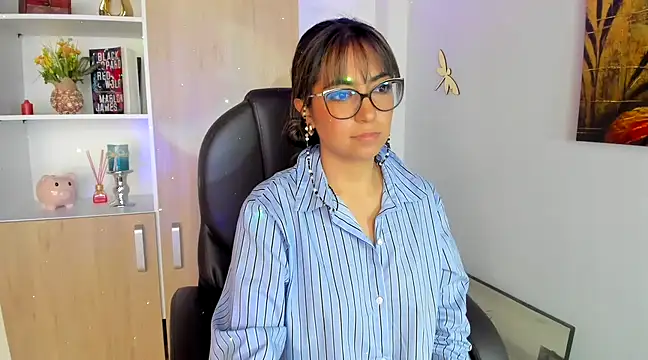 Snapshot of Isabellaa22_1 chatting on 03/19/25, 04:24 Isabellaa22 1 online show from 03/19/25, 04:24