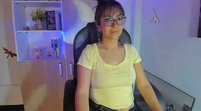 Snapshot of Isabellaa22_1 chatting on 03/19/25, 10:31 Isabellaa22 1 online show from 03/19/25, 10:31