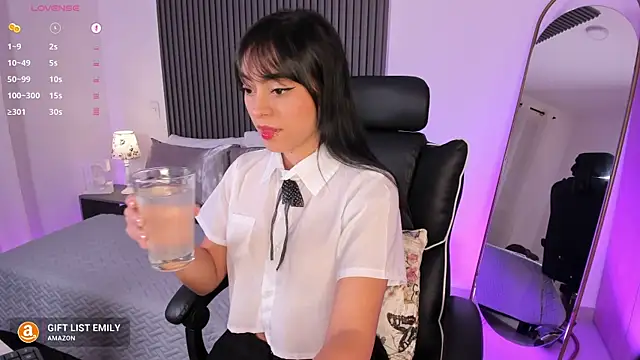 emilyruiz1 online show from 03/15/25, 11:40