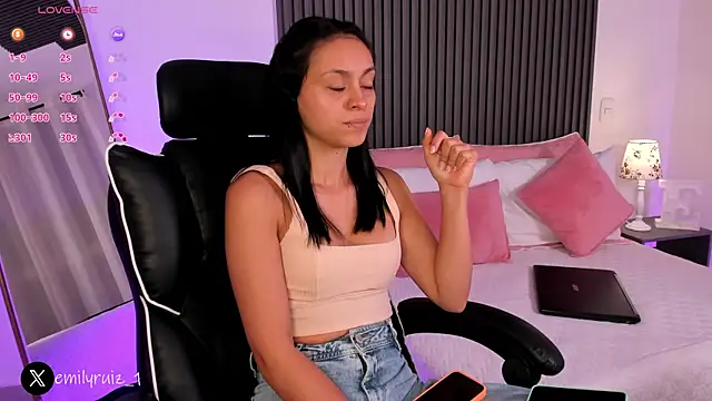 emilyruiz1 online show from 03/21/25, 09:23