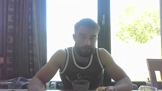 Vekie 007 online show from 05/01/26, 12:21