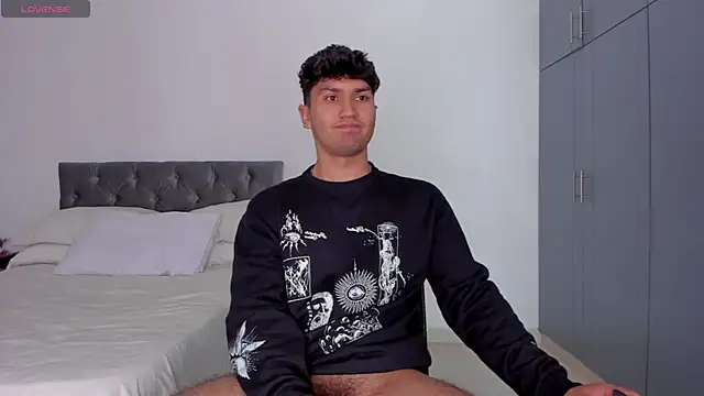 Snapshot of Valerio_James7 chatting on 02/10/25, 05:52 Valerio James7 online show from 02/10/25, 05:52