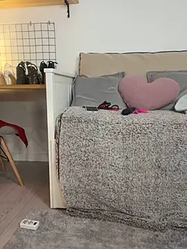 teasecake online show from 01/17/25, 08:02