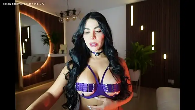 AnnaTaylor1 online show from 05/25/26, 12:16