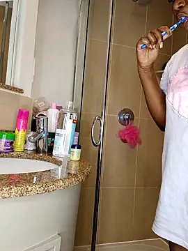 Snapshot of Nattybae09 chatting on 12/20/25, 01:02 Nattybae09 online show from 12/20/25, 01:02