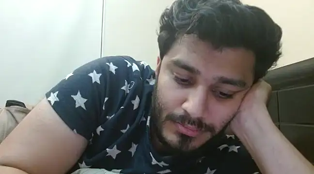 Snapshot of robintoit chatting on 12/08/24, 01:25 robintoit online show from 12/08/24, 01:25