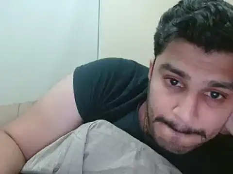 Snapshot of robintoit chatting on 12/15/24, 04:37 robintoit online show from 12/15/24, 04:37