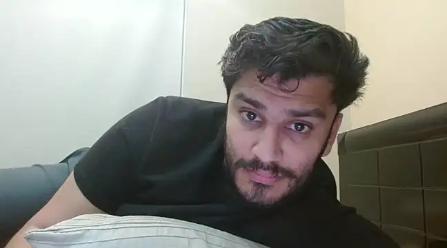 Snapshot of robintoit chatting on 01/05/25, 05:30 robintoit online show from 01/05/25, 05:30